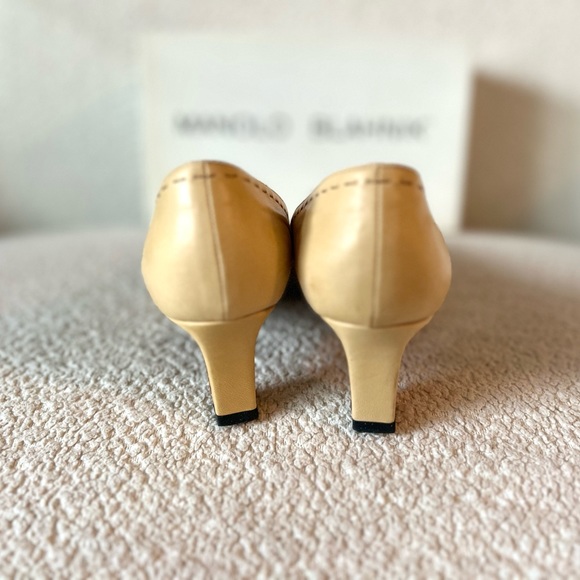 Vintage Manolo Blahnik Beige/Tan Leather Penny Loafer Pumps - Picture 4 of 6
